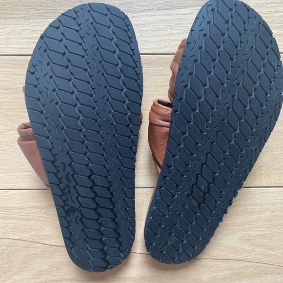 Dear Frances Tye Slides, Hazelnut, 38 - Picture 4 of 8